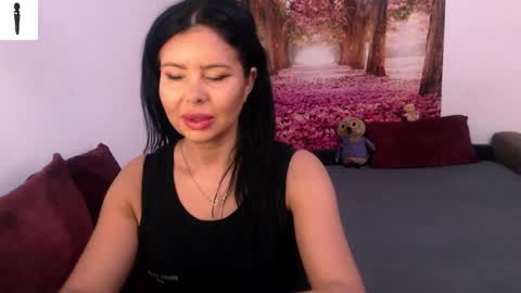 Snapshot of sofialiub chatting on December 2024 11:30:01 AM sofialiub online show from December 2024 11:30:01 AM