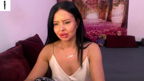 Snapshot of sofialiub chatting on December 2024 10:25:02 PM sofialiub online show from December 2024 10:25:02 PM