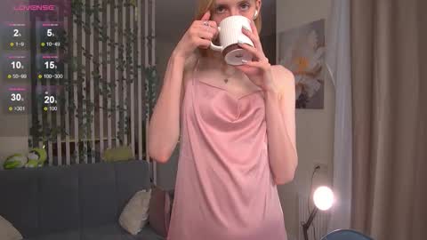 Sofia Help me overcome shynes with 100 thumbs up online show from October 2025 07:47:01 PM