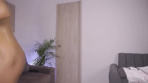 Sofia  online show from November 2025 11:21:01 AM