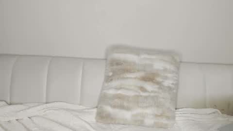 SOFIA   online show from February 2025 09:20:02 PM