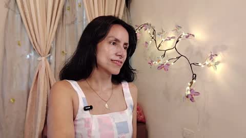 Sofi Bella online show from March 2026 07:24:02 PM