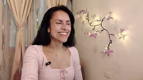 Sofi Bella online show from April 2026 07:12:01 PM
