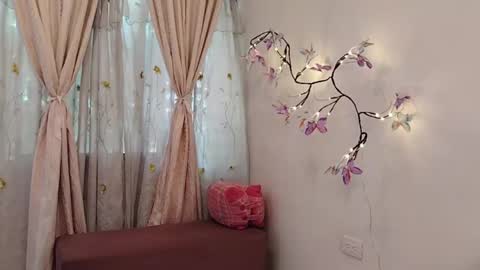 Sofi Bella online show from May 2026 07:21:01 PM