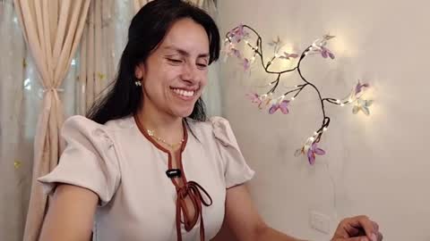 Sofi Bella online show from May 2026 07:20:01 PM