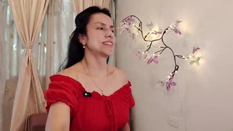 Sofi Bella online show from May 2026 07:07:01 PM