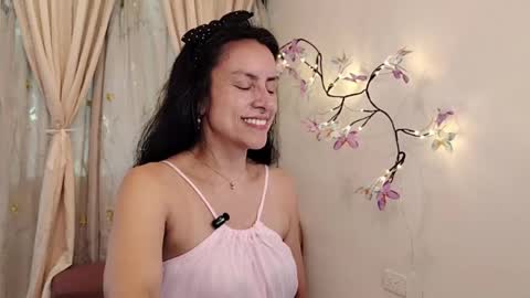 Sofi Bella online show from May 2026 07:55:02 PM