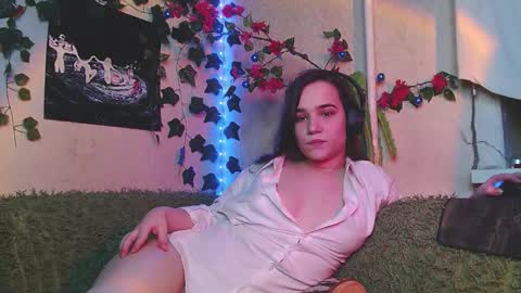 Snapshot of sofiberg chatting on December 2025 11:25:02 PM SofiBerg online show from December 2025 11:25:02 PM