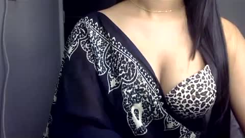 Snapshot of sofie_diva chatting on January 2025 05:48:01 PM divya online show from January 2025 05:48:01 PM