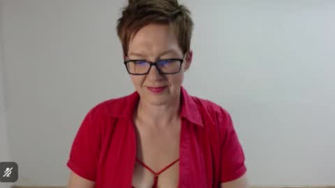 Sofie Velvet online show from April 2026 03:17:02 PM