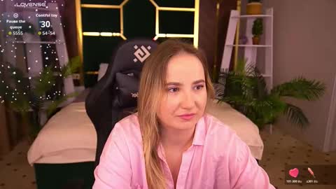 Snapshot of sofiebloom chatting on November 2025 11:48:01 PM Sofie online show from November 2025 11:48:01 PM