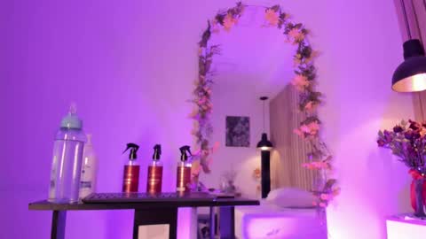 Sofie online show from September 2025 01:46:02 PM