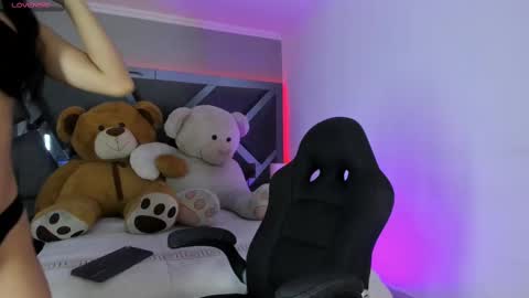 Snapshot of sofiewild_ chatting on October 2025 07:53:01 PM sofie online show from October 2025 07:53:01 PM