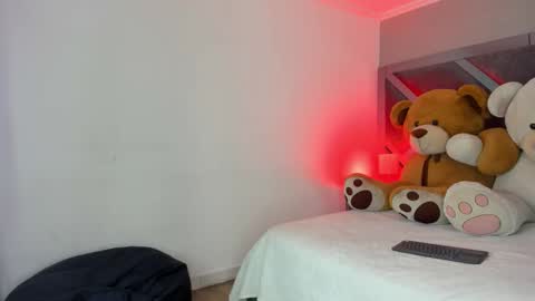 Snapshot of sofiewild_ chatting on October 2025 07:19:02 PM sofie online show from October 2025 07:19:02 PM