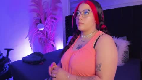 Sofia online show from October 2025 04:33:01 AM