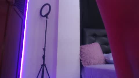 Snapshot of sofiievans_ chatting on December 2024 09:37:01 PM online show from December 2024 09:37:01 PM