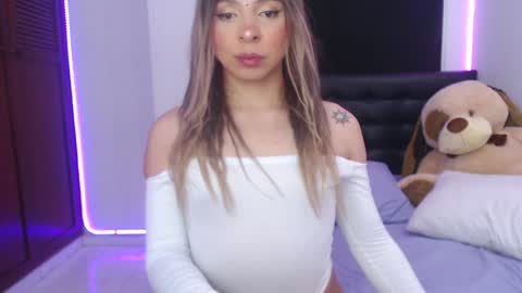 Snapshot of sofiievans_ chatting on December 2024 12:41:01 AM online show from December 2024 12:41:01 AM