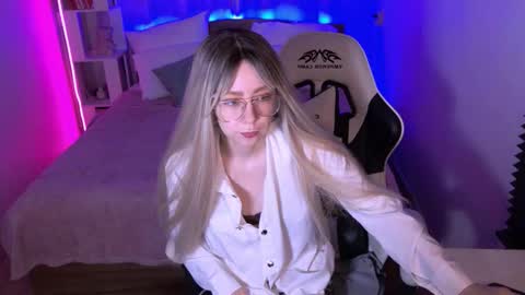 Snapshot of sofiisun chatting on November 2025 02:10:01 AM Sofia online show from November 2025 02:10:01 AM