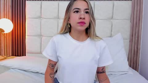 Sofi Malkova online show from April 2026 05:24:01 PM