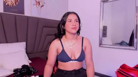Snapshot of sofiperez_ chatting on October 2025 11:21:02 AM online show from October 2025 11:21:02 AM