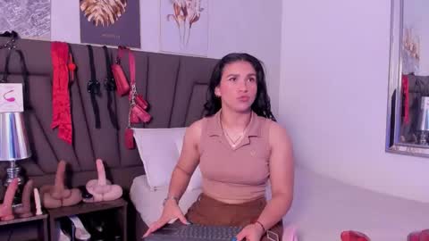 Snapshot of sofiperez_ chatting on October 2025 11:11:01 AM online show from October 2025 11:11:01 AM