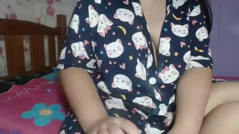 Snapshot of soft_angie chatting on October 2025 11:33:02 AM Angie online show from October 2025 11:33:02 AM