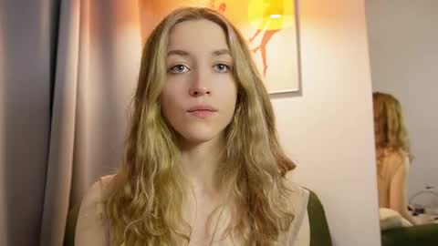 Snapshot of softdreamer_ chatting on November 2025 02:28:01 PM softdreamer_ online show from November 2025 02:28:01 PM