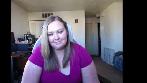 Snapshot of softerpeaches chatting on January 2025 08:31:02 PM Rose online show from January 2025 08:31:02 PM