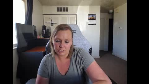 Snapshot of softerpeaches chatting on September 2025 07:25:02 PM Rose online show from September 2025 07:25:02 PM