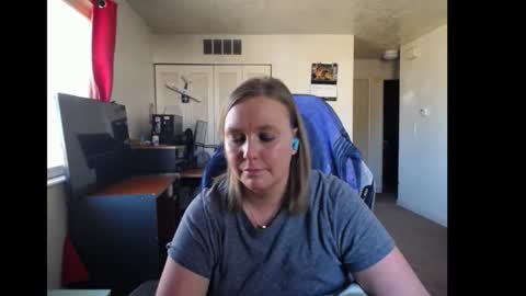 Snapshot of softerpeaches chatting on November 2025 08:20:02 PM Rose online show from November 2025 08:20:02 PM