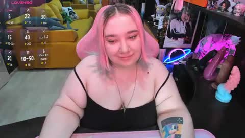 Snapshot of softie_sofy chatting on June 2026 03:44:01 AM Sofie online show from June 2026 03:44:01 AM