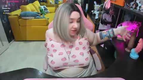 Snapshot of softie_sofy chatting on June 2026 02:39:02 AM Sofie online show from June 2026 02:39:02 AM