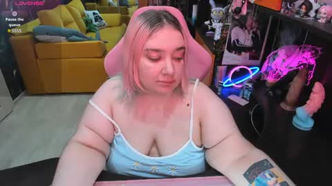 Snapshot of softie_sofy chatting on July 2026 02:16:01 AM Sofie online show from July 2026 02:16:01 AM