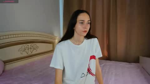 Snapshot of softiedream chatting on September 2025 07:25:02 AM Elly online show from September 2025 07:25:02 AM