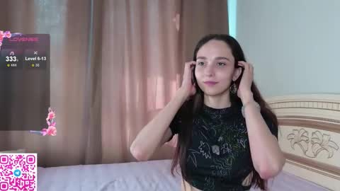 Snapshot of softiedream chatting on October 2025 06:54:01 AM Elly online show from October 2025 06:54:01 AM