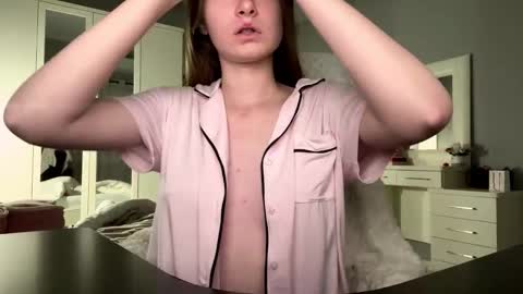 Snapshot of softlygirl chatting on February 2026 04:50:01 PM softlygirl online show from February 2026 04:50:01 PM