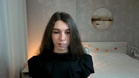 Kelly online show from November 2025 03:23:02 PM