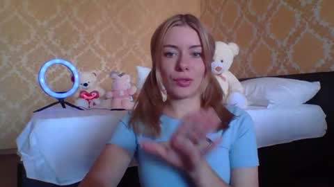 softy_aura online show from June 2026 10:36:01 AM