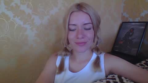 softy_aura online show from July 2026 01:50:01 PM