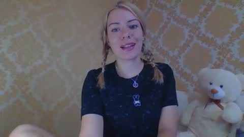 softy_aura online show from July 2026 02:20:01 PM