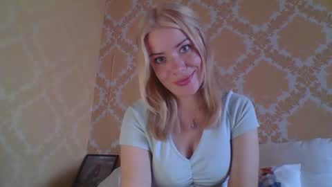 softy_aura online show from July 2026 02:05:01 PM
