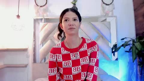 Snapshot of sofy_bonnet chatting on May 2026 12:22:02 PM online show from May 2026 12:22:02 PM