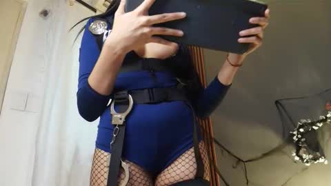 sofy west online show from November 2025 01:40:01 AM