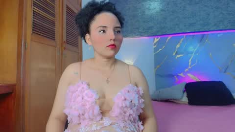 Sol Latiana online show from May 2026 02:11:01 PM