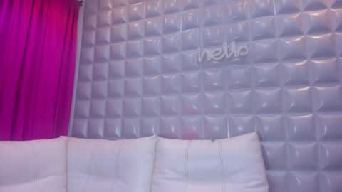 Snapshot of sol_angel7 chatting on December 2025 04:00:01 PM SOL ANGEL online show from December 2025 04:00:01 PM