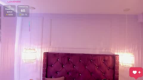 sol_nahiara online show from October 2025 10:23:02 AM