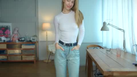 Bella online show from February 2025 10:59:02 AM