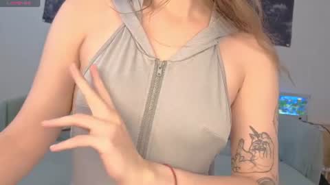 Snapshot of solaralice chatting on July 2026 02:43:01 PM SolarAlice online show from July 2026 02:43:01 PM