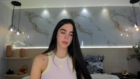 Sol Avelar online show from May 2026 11:32:02 PM