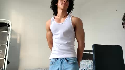 Snapshot of solorizo chatting on May 2026 09:55:02 PM Hi Im Weller Check my Bio online show from May 2026 09:55:02 PM